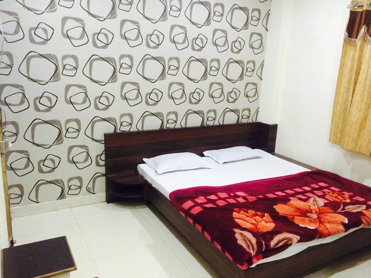 اوجاين Hotel Vrandavan Palace Near Mahakal Temple المظهر الخارجي الصورة